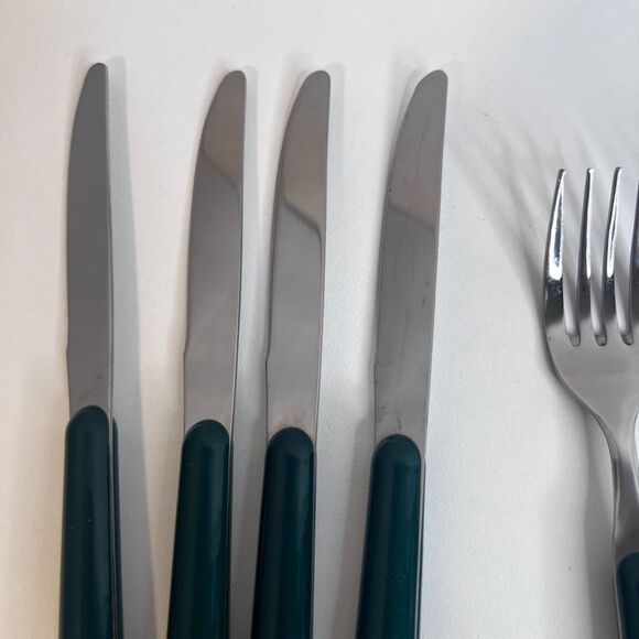 12 PC Stainless Flatware Silverware Dark Green Plastic Handle Place Setting--4 - Picture 3 of 10